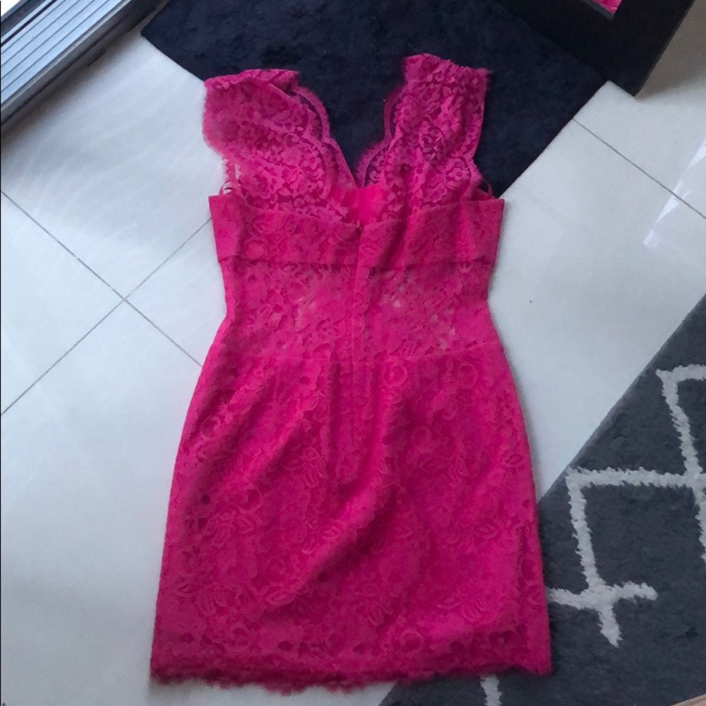 BCBGMaxAzria size 6 pink lace dress - Picture 4 of 5